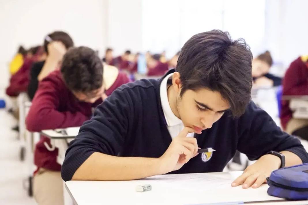 Okullarda ‘Yardımcı Kaynak’ Alarmı: Şikayet Edilen Öğretmenlere Soruşturma Kıskacı 2