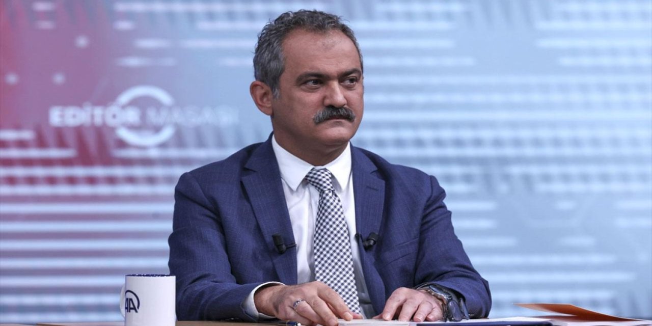 Bakan Özer'den Öğretmen ve Öğrencilere Yeni Müjde