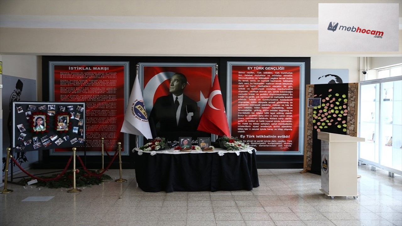 Depremde ölümsüzleşen öğretmenler: Mesai arkadaşları ve öğrencilerinden duygulandıran sürpriz!