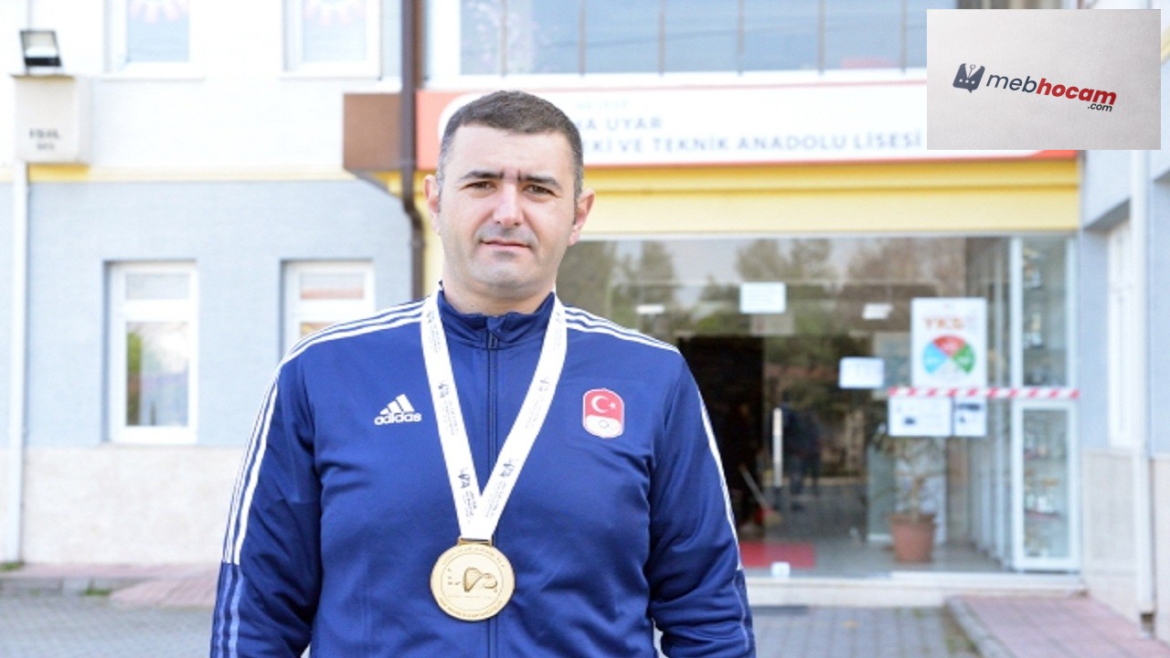 Beden eğitimi öğretmeni büyük gurur yaşattı: Okuluna dünya kupası ile döndü! Altın madalya sahibi oldu..