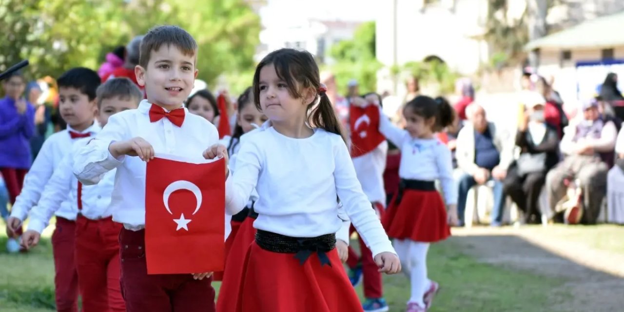 Öğretmenler Ve Öğrenciler Merak Ediyor 23 Nisan Okullar Tatil Mi?