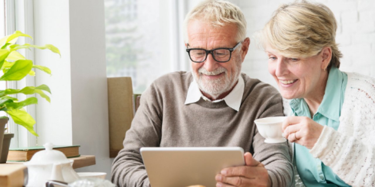 Emeklilere ücretsiz toplu ulaşım ve fatura ödememe ayrıcalığı