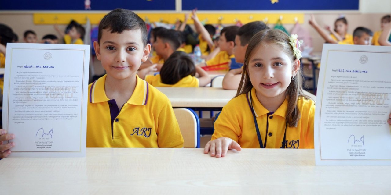 Bakan Tekin'den ilkokul öğrencilerine unutulmayacak sürpriz!