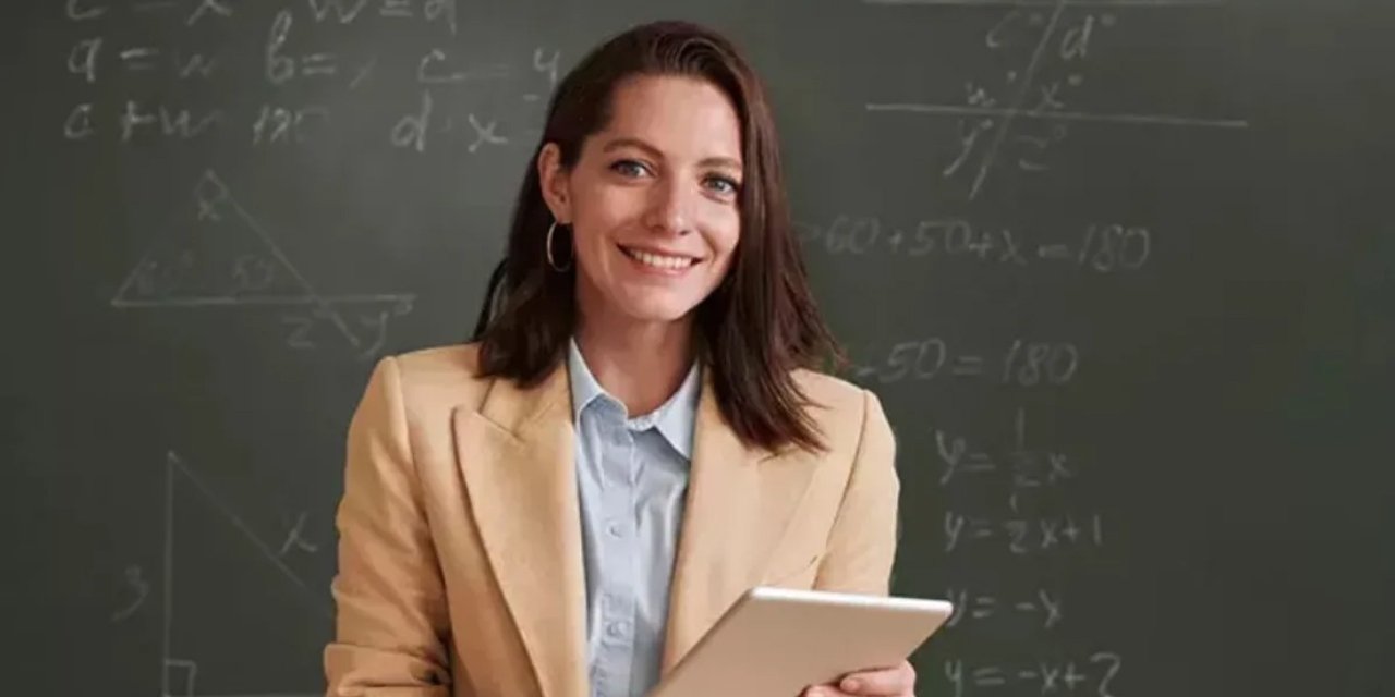 MEB yeni basılacak kitaplar için öğretmenlerden yardım istiyor