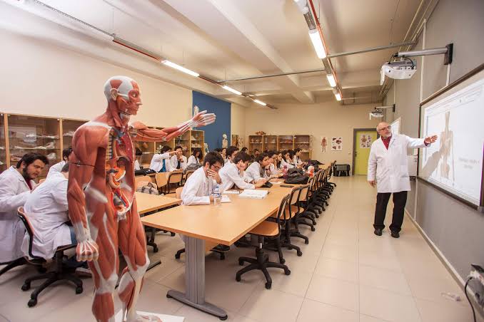 En Yüksek YKS Puanıyla Öğrenci Kabul Eden Tıp Fakülteleri Belli Oldu