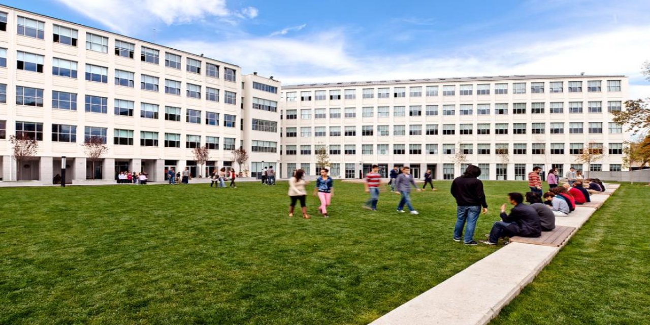 Üniversite Hayali Kuran Adaylara Kritik Uyarı: Mezuna Kalmak Bir Çözüm mü, Risk mi?