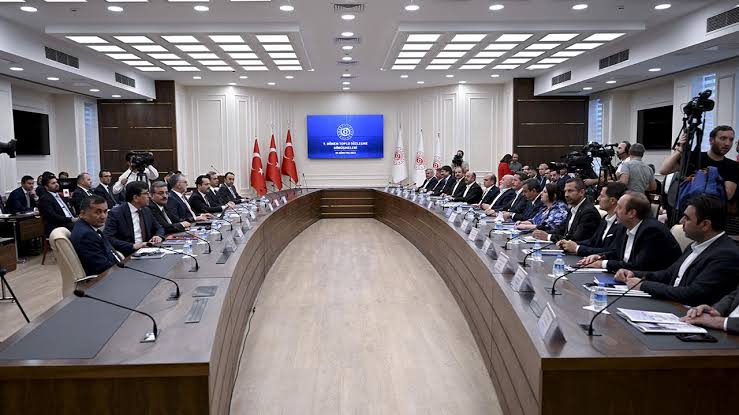 Toplu Sözleşme Ön Müzakere Tamamlandı: Ön Müzakereler Sonrası Memur-Sen'den İlk Açıklama Geldi!