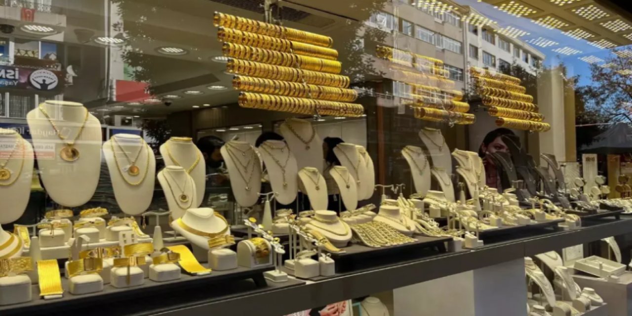 Öğretmenler Günü İçin Altın, Saat ve Çanta'da Özel İndirim Kampanyası...