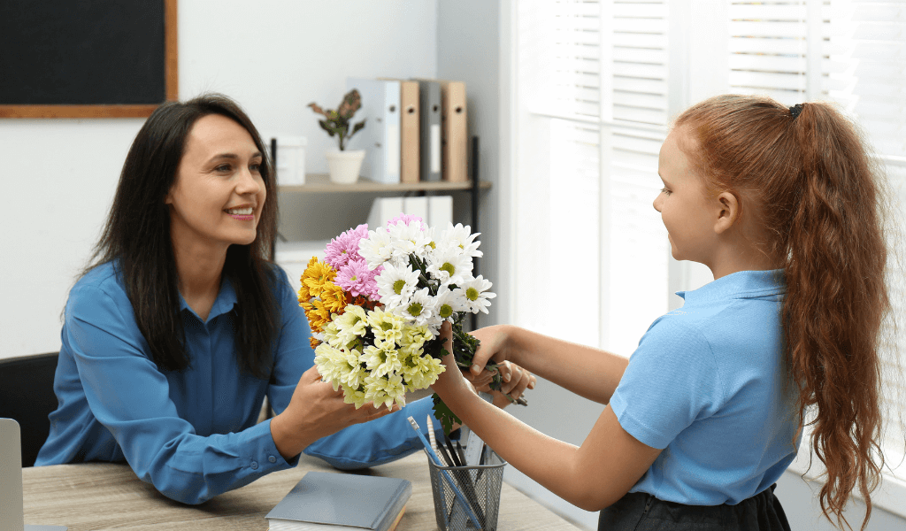 Öğretmenler Günü İçin Okullar Velilere Açılacak