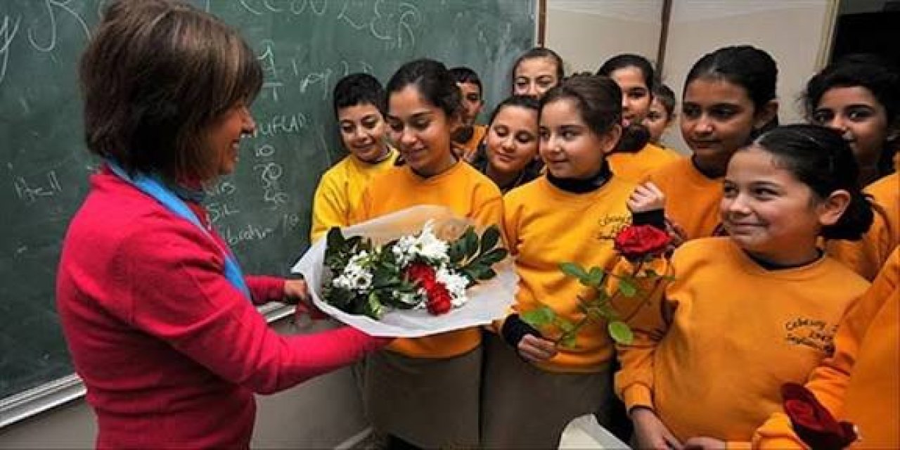 24 Kasım Pazartesi Öğretmenler Gününde Okullar Tatil Mi Olacak?