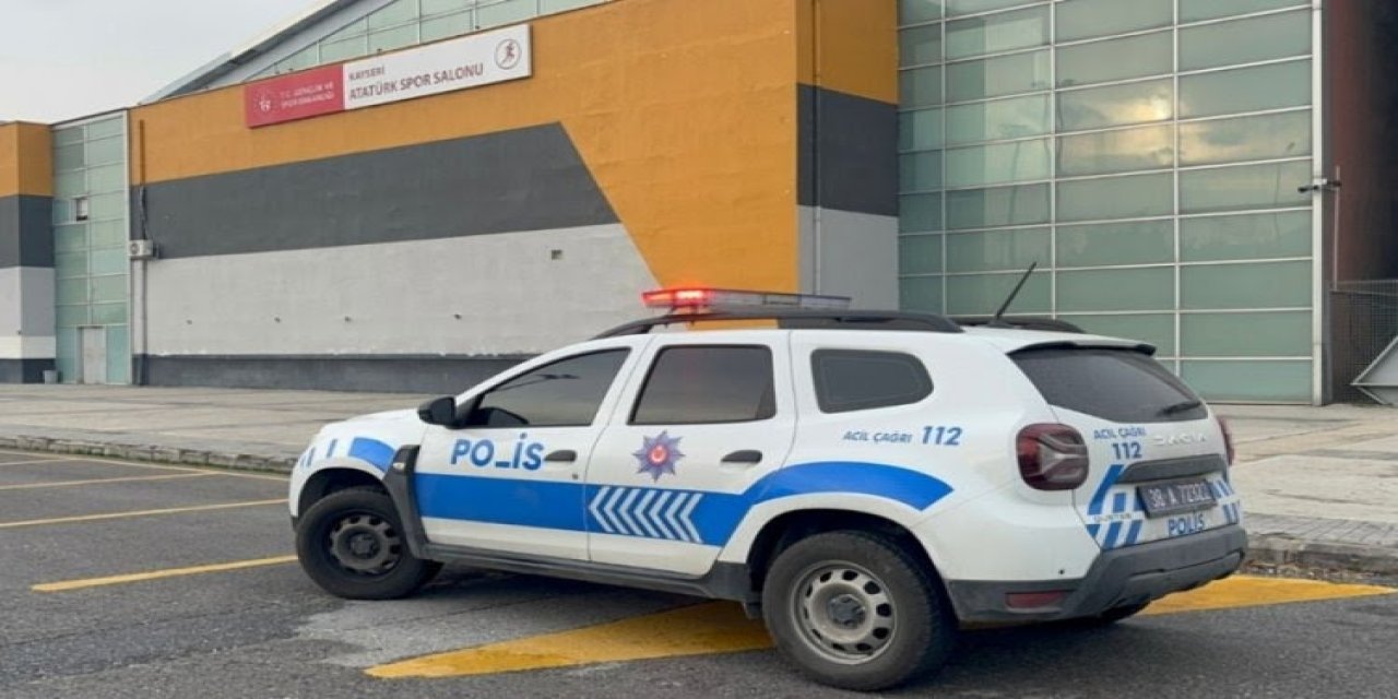 Okullar Arası Voleybol Turnuvasında Bıçaklı Kavga: 3 Yaralı