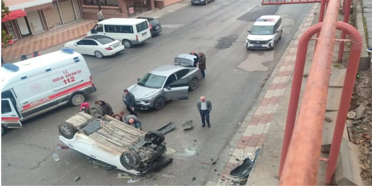 Öğretmen İndikten Sonra Araç Kontrolden Çıktı: Öğrenci Yaralandı