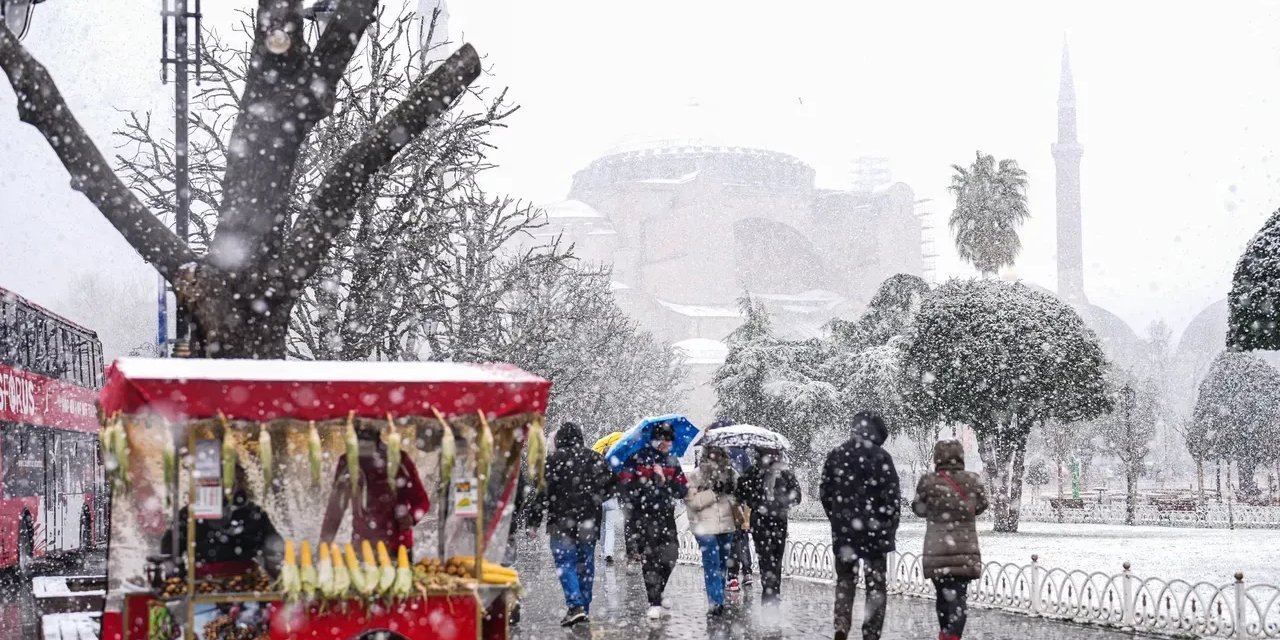 İstanbul'a Kar Ne Zaman Yağacak? Uzmanlar Tarih Verdi