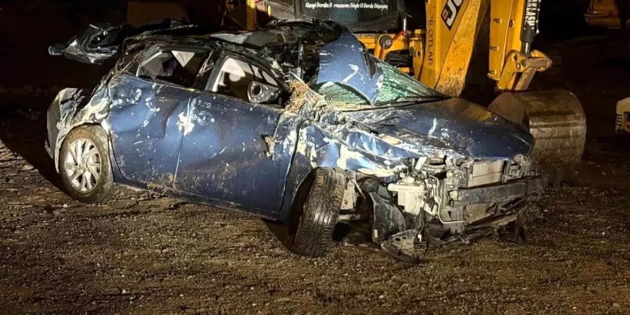 3 Genç Öğretmenin Bulunduğu Araç Kaza Yaptı: Öğretmenler Yaralandı