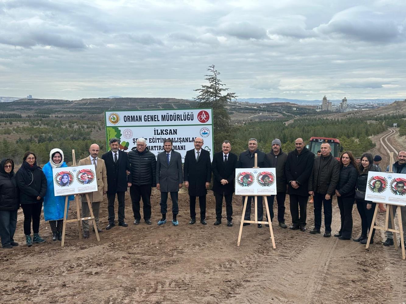 İLKSAN'dan ve Türk Eğitim Sen'den Şehit Eğitim Çalışanları İçin Ağaç Dikim Etkinliği
