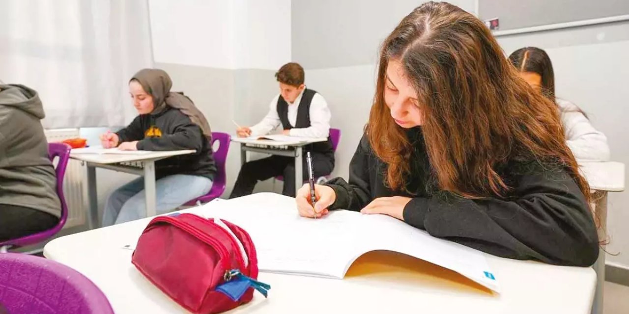 Zayıfı Olan Öğrenciler İçin Bir Sonraki Sorumluluk Sınav Tarihleri Açıklandı