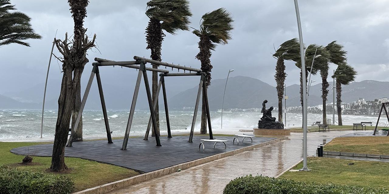 Antalya'da Fıtına Alarmı Okullar Tatil Edildi