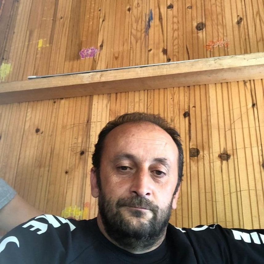 Öğretmen Aracında Ölü Bulundu