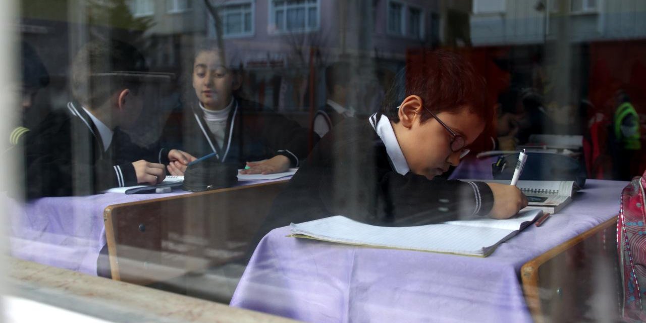 Sınıflara "Oyunsever Öğretmen" Geliyor: MEB’den 90 Adımlı Oyun Planı