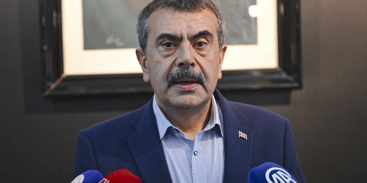 Liseli Gençler Sordu, Bakan Tekin Yanıtladı