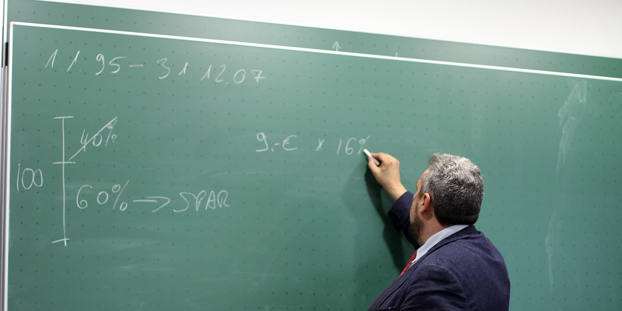 Öğretmen Resimleri