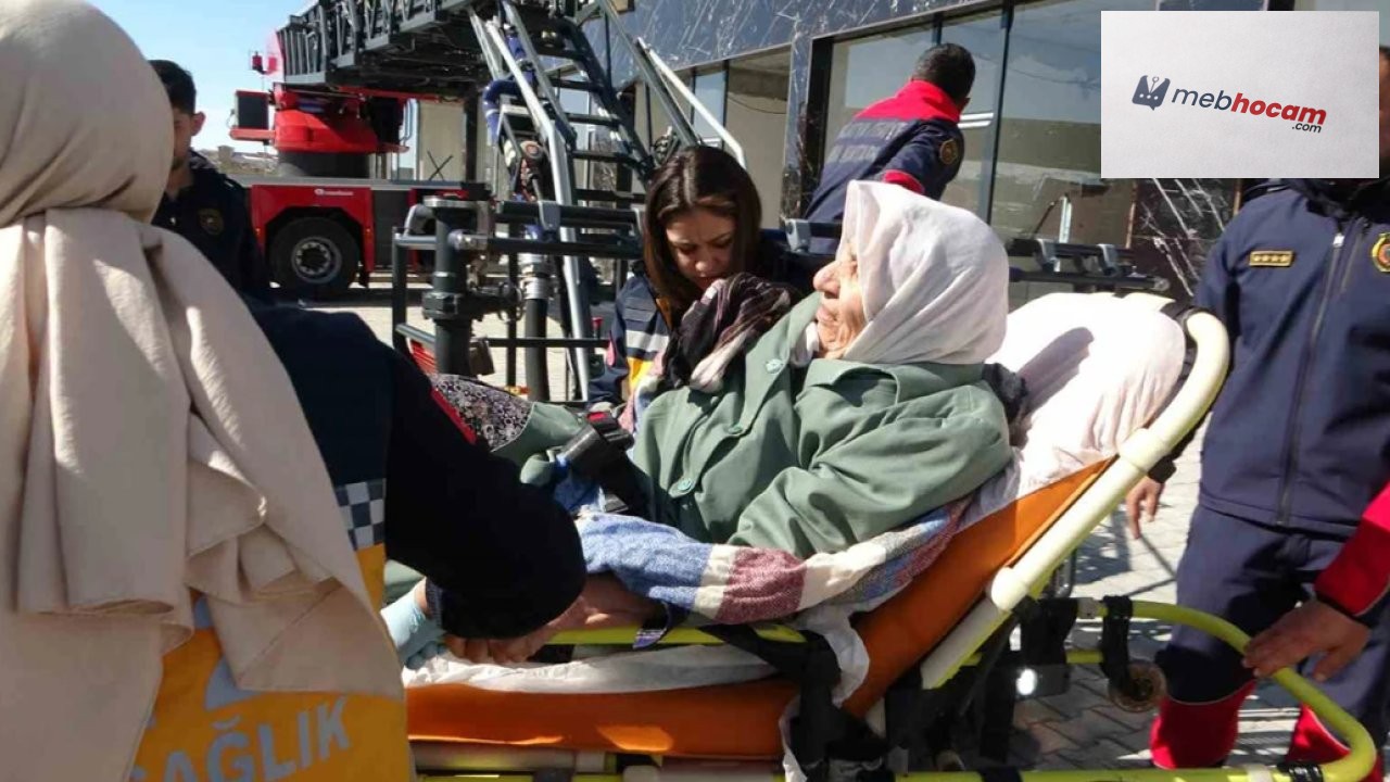 Emekli öğretmen (70) ve annesi (90)  depremden tam 16 gün sonra