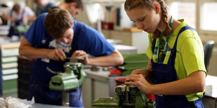 Warum immer weniger junge Menschen Handwerker werden und was das für die Zukunft bedeutet